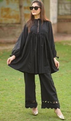 Lawn Tops Design, Plan Black Suit Design For Women, Pakistani Frock Design Party Wear, Pakistani Tops Casual, Pakistani Daily Wear Suits Design, Eid Outfit Ideas Pakistani 2024, Eid Suit Designs, Short Shirt Designs Pakistani, Shart Dizain Girl Kurti