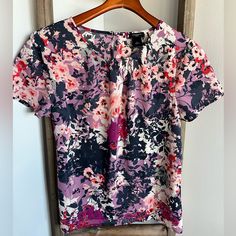 Really Pretty Wrinkle Free (95% Polyester/5% Spandex), Machine Washable Shirt Sleeve Top. Floral Print Stretch Tops For Work, Stretch Floral Print Tops For Work, Pattern Blouse, Blouse Patterns, Wrinkle Free, Shirt Sleeves, Ann Taylor, Floral Pattern, Sleeve Top