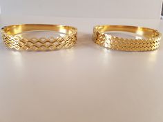 this product is stainless steel 316L  Non tarnish and water proof hypoallergenic gift for mom/girl A stylish bracelet that you can use on your daily and special occasions Dainty Yellow Gold Stainless Steel Bracelets, Yellow Gold Stainless Steel Bracelets, Zigzag Design, Circle Bracelet, Bracelets Design, Stylish Bracelet, Girl Mom, Bracelet Designs, Bangle Bracelets