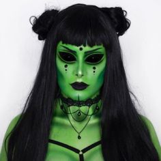 Alien Face Paint, Goth Alien, Viking Makeup, Alien Costume, Horror Makeup, Halloween Makeup Inspiration