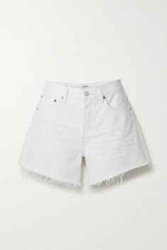 AGOLDE's 'Long Parker' shorts look just as cool as vintage styles, but are expertly cut so that they fit really well. Made from pure cotton-denim, this pair comfortably hugs your waist and feels roomier at the hem. The distressing and frayed trims give them a love-worn feel. Long Denim Shorts Outfit, White Shorts Outfit, Long Denim Shorts, Denim Shorts Outfit, Taylor Swift Tour Outfits, Summer Shorts Outfits, White Jean Shorts, White Denim Shorts, Matthew Williamson