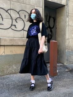 Summer Outfits 2023 Grunge, Lazy Goth Outfits Summer, Goth Summer Outfits Soft Grunge, Modest Alt Fashion, Summer Goth Outfits Grunge, Black Tiered Maxi Skirt Outfit, Casual Goth Outfits Summer, Alternative Teacher Outfits, Japanese Goth Fashion