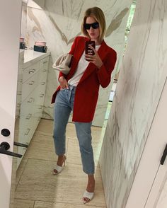 Red Blazer Outfit, Rosie Huntington Whiteley Style, Chique Outfits, Rosie Huntington, It Bag, Blazer Outfit, Style Muse, Huntington Whiteley, Rosie Huntington Whiteley