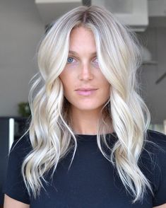 Hairstyles Trending, Platinum Blonde Hair Color, Hair Colorful, Icy Blonde Hair, White Blonde Hair, Flattering Hairstyles