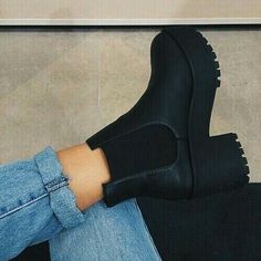 Black Boots For Women, Shoe Closet, Soft Grunge, Dream Shoes, Boots Outfit