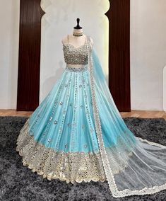 Shadi Dress, Top Lehenga, God Pics, Desi Fits, Crop Top Lehenga, Shadi Dresses, Biker Photoshoot