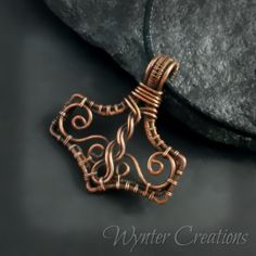 Mjolnir Pendant Tutorial Hammer Design, Hammer Necklace, Wire Ideas, Mjolnir Pendant, Copper Wire Jewelry, Pendant Tutorial, Thor's Hammer, Wire Wrap Pendant