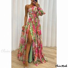 Olivia Mark - Relaxed and Stylish Off-Shoulder Dress with Split Design in Multiple Colors Bohemian Wedding Guest, Evening Dresses With Sleeves, Dress Sleeve Styles, Split Dress, Chic Outfit, Elegant Floral, Shoulder Design, Outfit Casual, Printed Maxi Dress