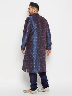 VASTRAMAY Men's PLUS Size Navy Blue Zari Weaved Kurta Pyjama Set Featuring intricate zari weaving, this kurta pyjama set exudes traditional charm while ensuring a contemporary fit. The rich navy blue color adds a touch of regality to your ensemble, making you stand out with effortless grace. Features Intricate zari weaving PLUS size for a comfortable fit Elegant navy blue color Perfect for special occasions Specifications Color: Navy Blue Material: Cotton blend Size: PLUS Size Style: Kurta Pyjam Bollywood Style Festive Indigo Kurta, Festive Bollywood Style Indigo Kurta, Eid Festive Indigo Kurta, Festive Long Sleeve Indigo Kurta, Long Sleeve Indigo Kurta For Festive Occasions, Indigo Kurta With Dabka For Diwali, Blue Traditional Fit Kurta For Festive Occasions, Indigo Long Sleeve Kurta For Diwali, Festive Blue Traditional Fit Kurta