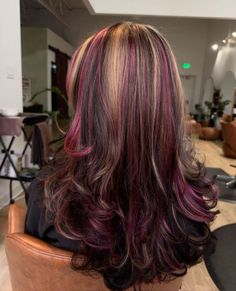 Red Hair With Blonde And Pink Highlights, Hair Dye Colors For Pale Skin, Cool Hair Dye Ideas Curly Hair, Neapolitan Curly Hair, Purple Highlights Straight Hair, Dark Blonde Hair With Purple Highlights, Plum And Blonde Hair, Neapolitan Hair Curly, Purple Curly Hair Highlights