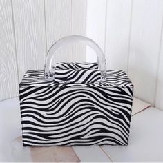 Tiger Trendy White Box Bag For Evening, Trendy White Evening Box Bag, Trendy White Box Bag For Daily Use, Trendy White Square Box Bag, Chic White Box Shoulder Bag, White Rectangular Satchel For Party, Trendy White Rectangular Box Bag, Chic White Box Bag With Detachable Handle, Chic White Box Bag For Everyday Use