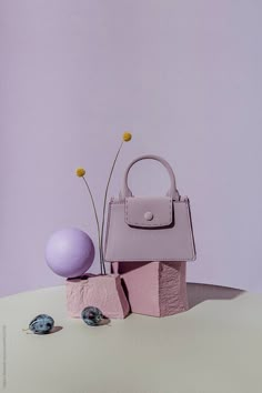 Handbag Flatlay, Valentines Flatlay, Violet Fashion, Flatlay Ideas, Case Studio, 3d Fashion, Studio Photoshoot, Pastel Background