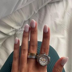 ⭐ Unique Ring Watch ⭐ Works & Gets so many compliments ⭐ Fragile and built to be the perfect gift ⭐ Stretchy band to fit all finger shapes and sizes. Ring Watch Fingers, Watch Tiktok, Funky Ring, Goth Ring, Watch Ring, Funky Rings, Unique Clocks, Ring Watch, Unique Ring