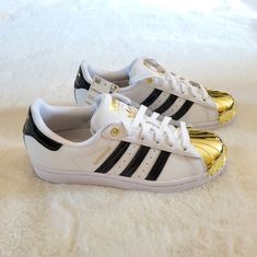 Adidas Superstar Metal Toe Size 6 Women's. Does Not Include Box. Sneakers Are In New With Tags Condition And Have Not Been Worn. Adidas White Sneakers With Rubber Toe Cap, Gold Sneakers With Abzorb Midsole For Sports, Adidas For Women, Adidas Superstar Customized, Adidas Superstar Holographic, Adidas Superstar Gold, Adidas Gold, Superstar Adidas, Natural Hair Removal