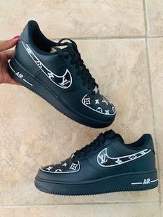 Louis Vuitton Af1, Summer Swag Outfits, Hip Hop Sneakers, Black Air Force 1, Fire Shoes, Expensive Stuff, Paint Wash, Air Force One Shoes, Sneaker Cleaner