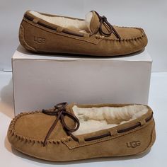 Brand New Without Box Ugg Women's Dakota Suede Indoor/Outdoor Moccasin Slippers Style: 1107949 Color Chestnut About This Item Fully Lined With Uggpure Wool. 17mm Uggpure Wool Lining 17mm Uggpure Wool Insole Water Resistant Suede Upper Rubber Outsole Woven Label With Ugg Logo On Insole, Heat-Embossed Ugg Logo Fall Suede Lined Slip-on Moccasins, Suede Slip-on Moccasins With Cushioned Footbed, Brown Non-slip Round Toe Moccasins, Brown Suede Slip-on Moccasins, Luxury Brown Slip-on Moccasins, Ugg Dakota, Moccasin Slippers, Shoes Ugg, Moccasins Slippers