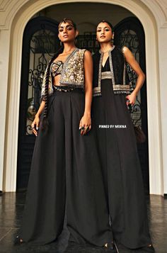 Linen Summer Outfits, Classy Fashion Chic, Fusion Wear, Blouse Casual Fashion, Beautiful Casual Dresses, Trendy Dress Outfits, Tarun Tahiliani