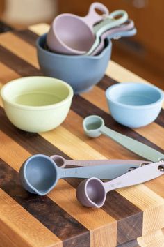 Measuring cup and spoon set Measuring Cups And Spoons, Measuring Cups Set, Cup Sizes, Measuring Cup, Bamboo Fiber, Spoon Set, Measuring Spoons, Measuring Cups, Chain Ring