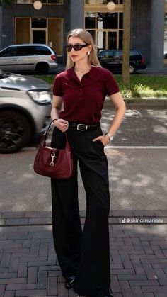 How To Style Dress Pants Business Casual, Burgundy Classy Outfit, Red Office Outfits Women, Dark Red Outfits For Women, Autumn Outfits Formal, Aesthetic Office Outfits Women, Formal Classy Outfits For Women, Dark Work Outfits, Burgundy Office Outfit