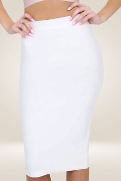 You ladies are in for a treat with this gorgeous High Waisted White Pencil Skirt! This midi skirt is not only chic but also super versatile. Dress it up, dress it down, you name it – it's got you covered. I can already see all the fabulous outfits you're gonna put together with this one! Are you a fan of pencil skirts? If so, you're going to absolutely adore this one. It's not just a white skirt, but a flattering pencil cut that accentuates your curves perfectly. Trust me, you'll be turning head White Pencil Skirt, Bodycon Pencil Skirt, Fabulous Outfits, Plus Size Mini Dresses, Plus Size Cocktail Dresses, Pencil Skirt White, Party Kleidung, White Pencil, Mini Robes