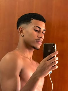 Black Hair Cuts Men Fade, Black Men Haircut Styles, Haircut For Men Black, Black Male Haircuts, Black Hair Fade, Black Man Haircut Fade, Low Taper Fade Haircut