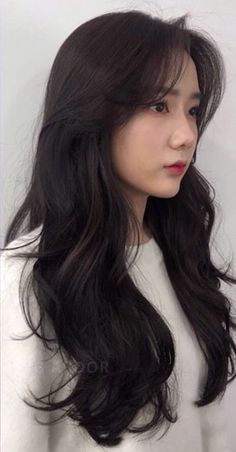 Korean Wavy Hair, Korean Long Hair, Hair Inspiration Long, Girl Haircut, Trendy Hairstyle, Long Hair With Bangs