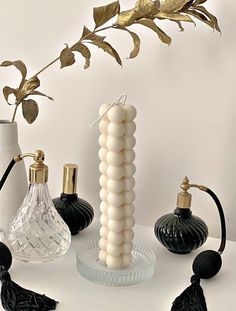 Candle Decor is always a good idea! If you love candles, here you’ll find some solution to make them last a little bit longer than usual! #candle #scentedcandle #luxurycandle #luxurydecor #perfume #sensorialexperience #candledecor #candledecor #interiordesign #luxurydecor #homefragrances Sculpture Candles, Candle Sculpture, Love Candles, Soya Mumu, Minimalist Candles, Handmade Sculpture, Candles Photography, Creative Candles, Elegant Candles