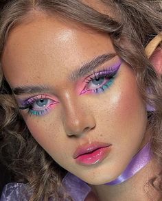 Makeup Layout, Rainbow Eye Makeup, Fashion Editorial Makeup, Pastel Makeup, Face Makeup Tips, Makijaż Smokey Eye, Dope Makeup, Evening Makeup, Mermaid Makeup