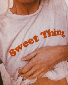 Ideas For Drawing, Outfit Oversize, Feminism Shirt, Miss Moss, Hoodie Aesthetic, Rings Accessories, Aesthetic Hoodie, Cherry Cola, Vintage Inspired Jewelry