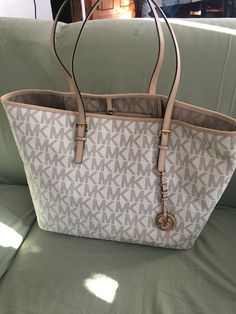 Sac Michael Kors, Fake Designer Bags, Tote Bags For School, Mk Purse, Handbag Essentials