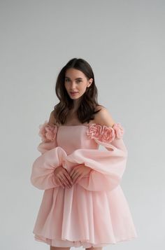 Cute outfit for the people who are girly (cutest outfit) Elegant Organza Dress, Flower Sleeve Dress, Organza Flowers On Dress, Short Elegant Dresses, Dress With Organza Sleeves, Boning Dress, Dress With Flowers On It, Flower Dress Outfit, Short Dress Long Sleeves