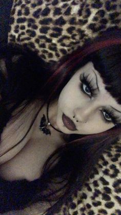 Fete Emo, Dark Makeup Looks, Goth Gifts, Punk Makeup, Alt Makeup, Swag Makeup, Emo Makeup, Dope Makeup