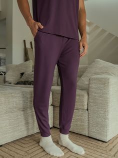 Experience a new level of comfort and style with our innovative Bamboo Waffle Knit Pant, featuring a relaxed fit with a pull-on elastic waistband and side pockets. Made from an eco-friendly blend of bamboo viscose, this pant is breathable, temperature-regulating, and odor-neutralizing, keeping you fresh and cool through hours of wear. Men's Bamboo Viscose Waffle Knit Pants in Olive (Size: XX-Large) - Cozy Earth Thermal Pants, Bamboo Pajamas, Best Pajamas, Soft Clothes, Bamboo Fabric, Knit Pants, Relaxed Style, Shopping Trip, Waffle Knit