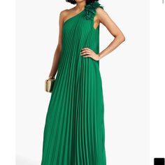 Gorgeous Green Gown In A Lightweight Pleated Georgette, Perfect Dress For A Wedding Guest, Bridesmaid Or Other Special Occasion! Worn Once To A Wedding, In Perfect Condition, Not Altered. Fits Tts. I’m 1.68m (5’6”) Wearing 80mm (3.25”) Heels And It Just Hit The Ground - Mesh Floral Appliqus And Crystals On The Shoulder - Concealed Hook And Zip Fastening At Side - Fully Lined Green One Shoulder Floor-length Evening Dress, Green One-shoulder Floor-length Evening Dress, Green One-shoulder Evening Dress For Wedding, Green One-shoulder Evening Gown, Green One-shoulder Wedding Gown, Green One-shoulder Gown For Cocktail, Green One Shoulder Gown For Cocktail, Green One Shoulder Cocktail Gown, Elegant One Shoulder Wedding Dress For Spring