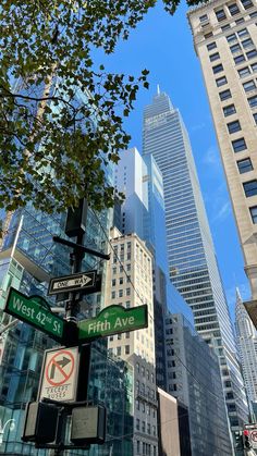 the street signs are clearly visible for us to see in this cityscape photo