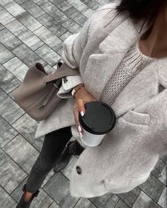 Ania on Instagram: "Today's styling🤎 #ootd #autumnstyle #dailystyleinspo #ootdfashion #elegantstyles #autumnoutfit #comfystyle #womandaily #womanday #theminimalselection #morning #neutralshades #cozyoctober #minimalstreetstyle #aesthetistt #laparisienne #streetstyleinspiration #streetstyleparis #howtobeparisian #parisiennegirl #onparledemode #styledujour #styledujours #softpistache #pastelin #llemerci #thenoisetier #esteticvisual #casualstyle #casualoutfit" Normcore Fashion, Minimal Street Style, Easy Winter Outfit, Winter Chic, Casual Work Outfit, Effortlessly Chic Outfits, Women's Casual Style, Comfy Fashion, Winter Outfits Women