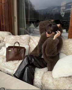 Brown Fur Coat Outfit, Alison Toby, Cheetah Print Outfits, Chic Clothing Style, Ny Outfits, Christmas Vibe, Winter Fit, Outfit Formulas