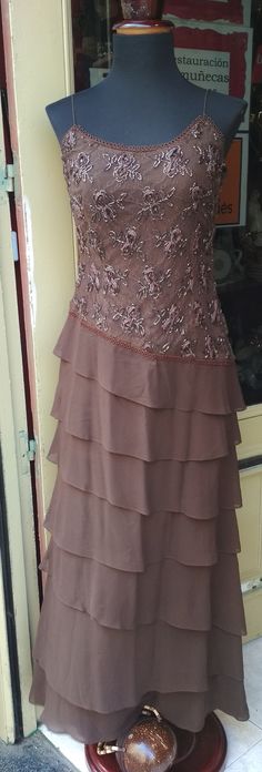 "Welcome! This is a Gorgeous Brown Vintage Dress Bridal By Designer Georges Rech In Very good condition Made in France Size 38 100% Silk Measures: - Shoulder to shoulder: 12.20\" (31 cm) - Chest: 41.73\" (106 cm) - Waist: 36.22\" (92 cm) - Total Long: 54.33\" (138 cm) Thanks for stopping by!IMPORTANT: Due to the delicate situation We're all going through, and in order to keep the safety of courier workers too, all orders will be dispatched when alert sanitary finished. You can purchased or reser Fitted Brown Tiered Dress, Fitted Tiered Brown Dress, Brown Vintage Dress, Brown Vintage Dresses, Vintage Green Dress, Spain Fashion, Vintage Party, Brown Vintage, Bisque Doll