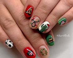 Christmas Cactus Nails, Western Christmas Nails Acrylic, Cow Christmas Nails, Friends Nails Tv Show, Christmas Cow Nails, Christmas Western Nails, Cowboy Christmas Nails, Western Christmas Nails, Country Acrylic Nails