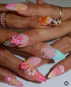 Mismatched Nails, Hippie Nails, Simple Acrylic Nails, Really Cute Nails, Acrylic Nails Coffin Pink, Short Acrylic Nails Designs, Fire Nails