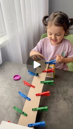 Montessori Age 2, One Year Old Activities Indoor Learning, 3 Yrs Old Activities, Activities For 4-5 Yrs Old, Fine Motor Skills Activities 3 Year, Games For 2 Year Toddler, Learning Activity For Toddlers, Easy Montessori Activities, Peg Activities For Toddlers