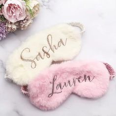 Personalized Rabbit Hair Eye Mask - Cozy and Customizable for Bridesmaids & Special Occasions Welcome to our shop! This luxurious rabbit hair sleep mask is the perfect bridesmaid or bachelorette party gift. Thoughtfully personalized with your custom text, it adds a cozy and elegant touch to your bridal party favors or wedding celebration. Handmade for Comfort and Style: Crafted with ultra-soft rabbit hair, our eye mask ensures a restful and comfortable sleep experience. It's designed to block ou Glitter Face Mask, Cute Bridesmaids Gifts, Sleeping Eye Mask, Eye Glitter, Glitter Text, Glitter Face, Sleep Masks, Heat Press Vinyl, Gold Text