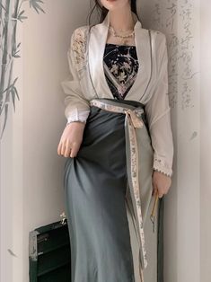 SPECIFICATIONSBrand Name: NoEnName_NullOrigin: Mainland ChinaCN: HenanMaterial: COTTONMaterial: POLYESTERGender: WOMENModel Number: WOMENCN: Henan Size:S:Bust 90cm Suitable for height 152-158cm Suitable for weight 45kgM:Bust 95cm Suitable for height 158-162cm Suitable for weight 55kgL:Bust 100cm Suitable for height 162-166cm Suitable for weight 60kgXL:Bust 105cm Suitable for height 166-170cm Suitable for weight 70kg FEEDBACK 1.If you are satisfied with our products and services, please leave your positive feedback of 5 stars . And 5 stars for the detailed rating of your order. We will of course give your positive feedback. 2. If you don't satisfied our porducts, please contact us before you leave negative feedback. We guarantee we will 100% solve any problem for you. SHIPPING 1.Preparing T Song Dynasty Hanfu, Chinese Song, Hanfu Dress, Chinese Hanfu, Song Dynasty, New Chinese Style, Chinese Style, Princess Dress, Favorite Outfit