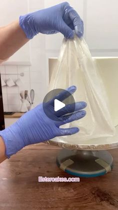 Ester Holt on Instagram: "Let’s learn with me, how to make this gorgeous edible translucent veil Online Class available at Estercakes.com Live Online Class : October 2 at 3 pm pst Where : FB private group If you miss the class, you can watch the recorded version with unlimited access after October 2. What you will learn : How to make edible translucent veil and lace with 2 different materials How to stencil on the translucent veil How to hand draw on the translucent veil How to make thin crinoline using wafer paper and cornstarch mix How to use the veil to decorate the cake Book your class today 🩷 Point de France stencil and embosser from @cakesbyangelamorrison Cake stand from @opulenttreasures Use code : Ester20 for discount Order at : Opulenttreasures.com #edibleartwork # Wedding Cake With Wafer Paper, Frozen Wedding Cake, Edible Paper Cake, Wedding Cake Tutorial, Frozen Wedding