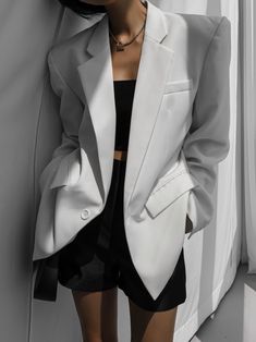 A classic oversized mid-weight twill blazer with button detail cuff and pocket details. Model is wearing MINUSEY ONE SIZE. ✔️ Free worldwide express shipping over $100✔️ Loved by 6,500+ customers✔️ Limited edition collections, maximum style⠀⠀⠀⠀⠀⠀⠀⠀⠀Stay ahead of the trend with can’t-find-anywhere-else staples. Your closet will thank you 💕* MINUSEY ONE SIZE = EU 34-36, US 2-6* 100% Polyester* Dry clean* Made in Korea - Model Height: 172cm/5'7" (US 2, EU 34) Oversized Office Blazer With Pockets, White Blazer With Pockets For Office, White Office Blazer With Pockets, Oversized Modern Blazer For Office, Trendy Formal Blazer With Pockets, Modern Oversized Blazer For Office, Oversized Modern Office Blazer, Modern Oversized Office Blazer, Modern Blazer With Pockets For Office Wear