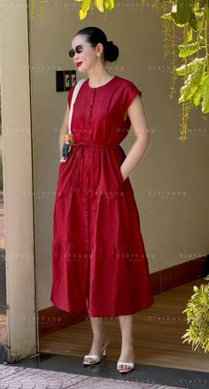 This red linen dress combines elegance and practicality, perfect for summer outings. With a flattering waistband and stylish buttons, this top is ideal for both festive events and walks on the beach. The lightweight linen material ensures comfort and breathability, making it a versatile choice for any summer occasion. https://viethungstore.etsy.com/ Linen Dress Plus Size, Plus Size Linen Dress, Stylish Buttons, Red Linen Dress, Plus Size Linen, Linen Sundress, Dress Tutorials, Linen Midi Dress, Dress Linen