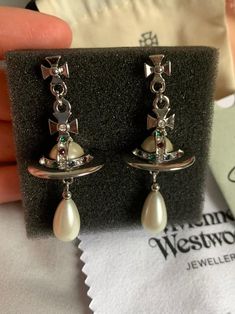 Vivienne Westwood Jewlrey, Orb Earrings, Vivienne Westwood Earrings, Vivienne Westwood Jewellery, Forest Hills, Earrings Pearl