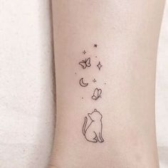 Cat and Butterfly Simple Tattoo: 235 meaningful designs Tiny Cat Tattoos For Women, Cat With Butterfly Tattoo, Simple First Tattoos For Women, Cute Cat Tattoo Simple, Cat Butterfly Tattoo, Cat And Butterfly Tattoo, Butterfly Simple Tattoo, Tattoo For Cat, Small Cute Tattoos For Women