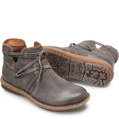 Born Shoes Women, Shoes And Boots, Boots Women Fashion, Born Shoes, Wet Weather, Distressed Leather, Casual Boots, Chukka Boots, Leather And Lace