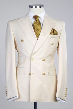 Bradymensuit custom made this Creamy White Double Breasted Stylish Peaked Lapel Men Suits with rush order service. Discover the design of this Off White Solid Color Peaked Lapel Double Breasted mens suits cheap for prom, wedding or formal business occasion. Off White Jacket, Dress Suits For Men, Prom Suits, Fashion Suits For Men, Dapper Men, Men’s Suits, Men Clothes, Formal Business, Mens Dress